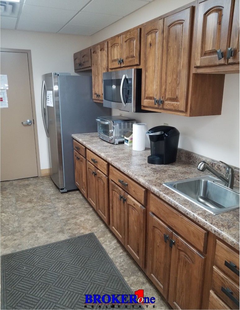 675 N 3rd Ave, Mills, WY 82604